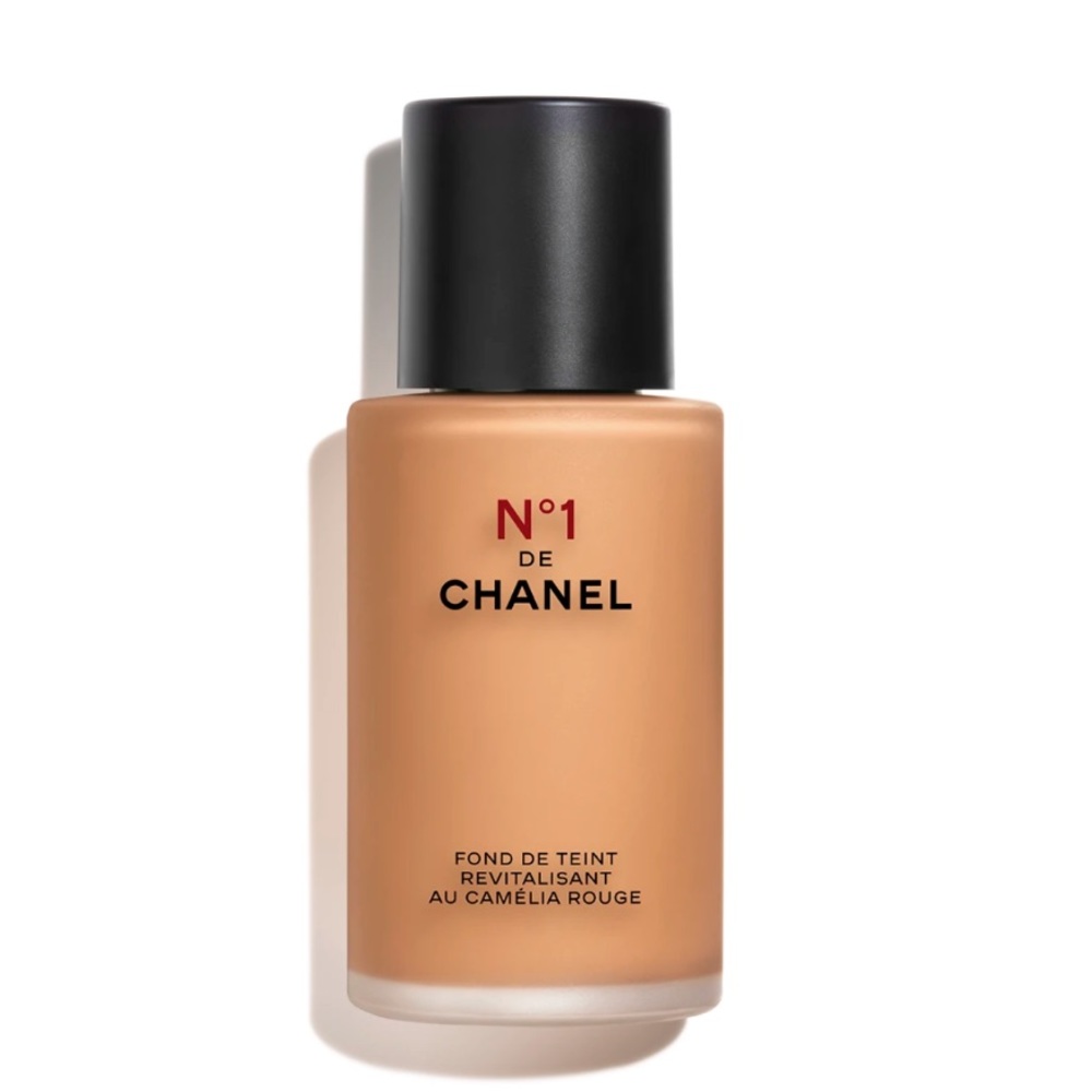 Chanel No1 Revitalizing Foundation BR102